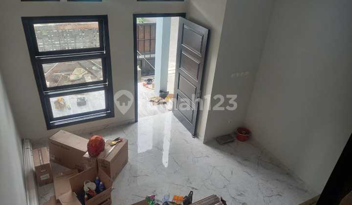 Rumah Cantik Dan Mewah Di Pondok Kelapa Dekat Tol Becakayu 2