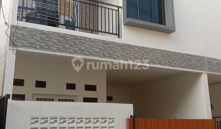 House Free of Fees Near the Mayor's Office, Terminal, Station & Toll Road 1