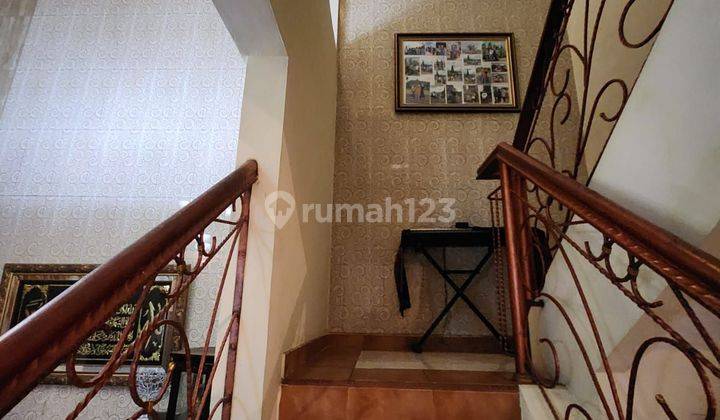 Dijual rumah bagus full furnish di Raffles hills cibubur 1