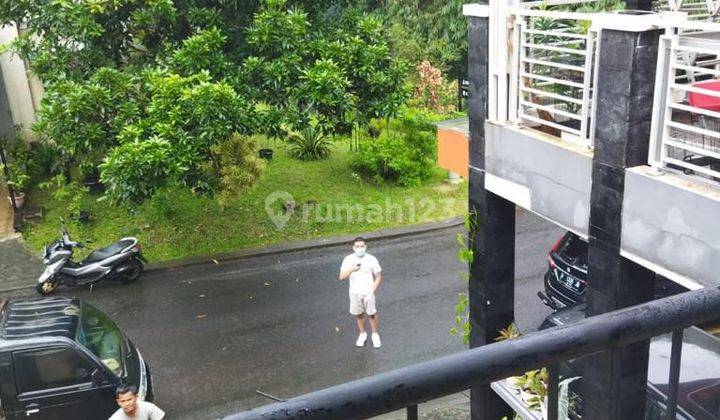 Dijual rumah 2 lantai siap huni di perumahan legenda wisata cibubur  2