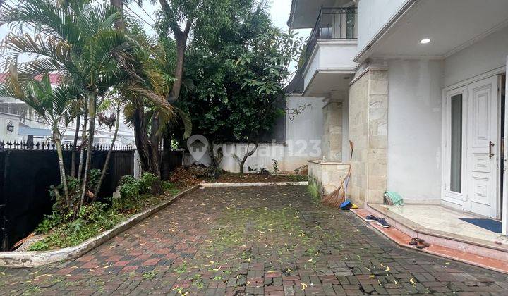 Disewakan Rumah Asri Menteng Lokasi Strategis  2