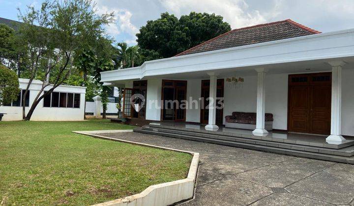 Rumah Menteng Pinggir Jalan Dekat Dengan Monas  1