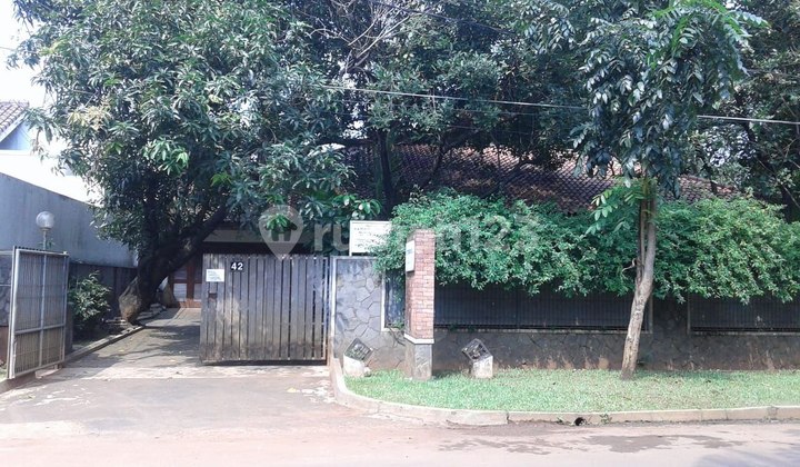 Residential House With Swimming Pool in Cipete