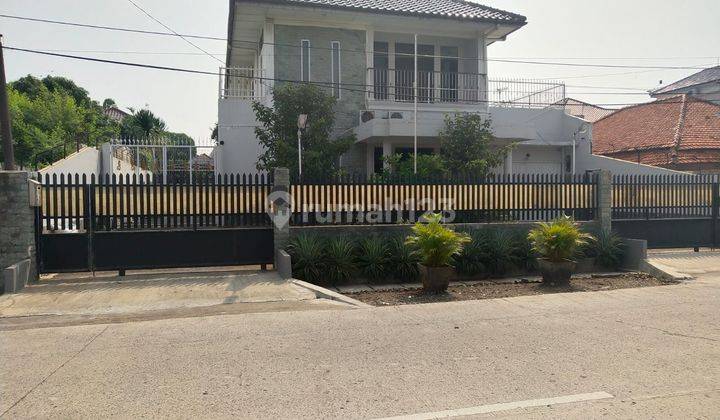 Rumah Ekslusif di Jaktim Shm Asri Dan Nyaman  1