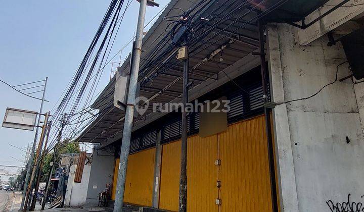 Ruko Gandeng 2,5 Lantai Dekat Pusat Keramaian  1