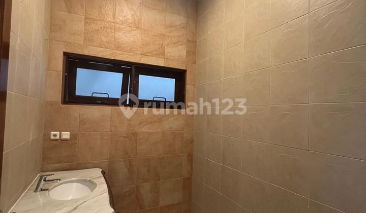 Rumah Super Comfy, Ada Kolam Renang di Kemang  2