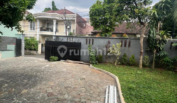 Rumah Super Comfy, Ada Kolam Renang di Kemang 
