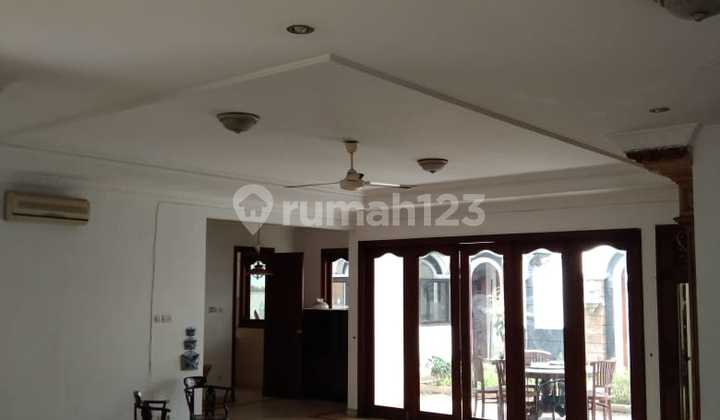 Disewakan Rumah Hunian 2,5 Lantai di Menteng  2