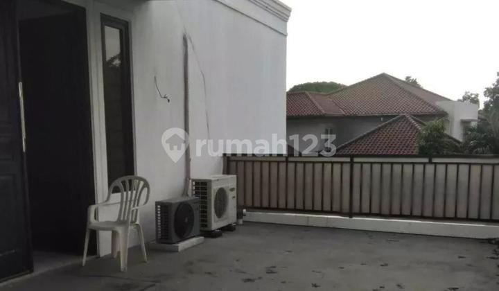 Dijual Rumah Hunian Posisi Hoek di Menteng  2