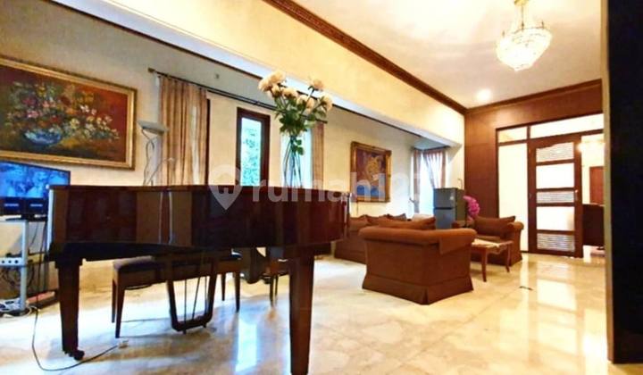 Dijual Rumah Bentuk Tanah Kotak di Menteng  2