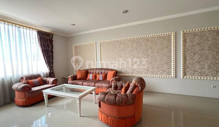 Disewakan Mini Building 4,5 Lantai di Menteng 