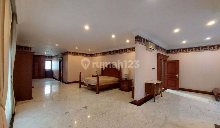 Rumah Hunian Hadap Timur, Luxurious Furniture  2