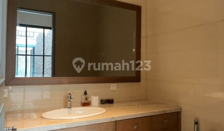 Dijual Rumah American, Siap Huni di Menteng 2