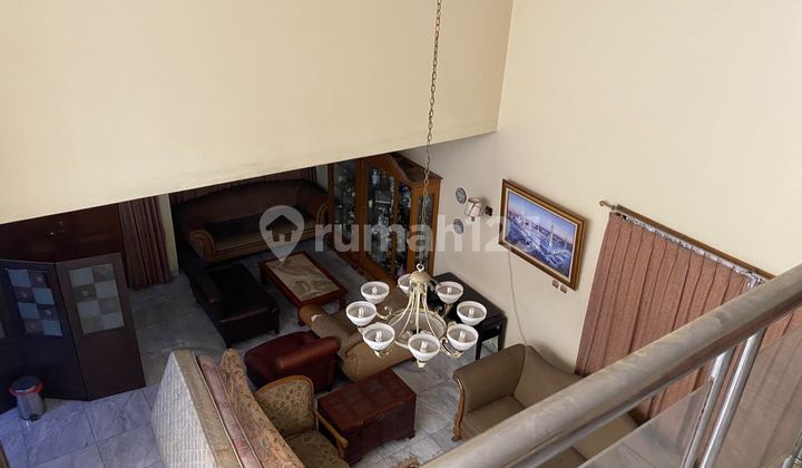 Dijual Rumah Area Komersial 2 Lantai di Menteng  2