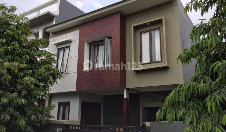 DI JUAL RUMAH 2 LANTAI LOKASI STRATEGIS DI KAWASAN BINTARO 1