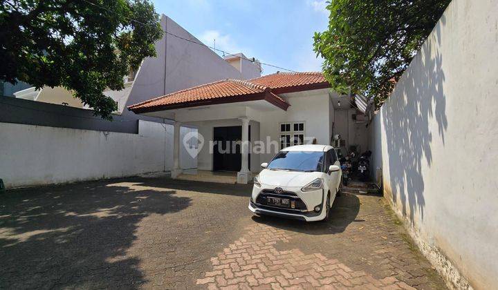 DI JUAL RUMAH DI JL.COKROAMINOTO MENTENG 1