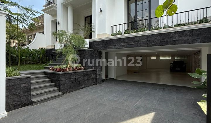 House In Exclusive Kemang Area For Sell