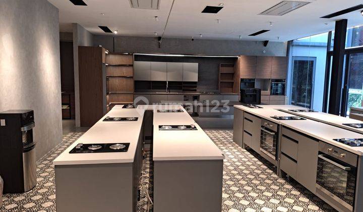 Ruang Usaha/gedung Di Jual Lokasi Sangat Startegis Ruang Usaha/gedung Di Jual Lokasi Sangat Startegis