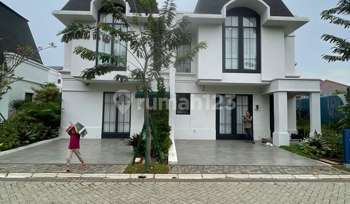 For Sale Luxury House in Bintaro Area