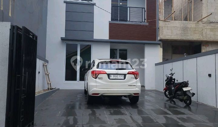 Ready-to-Live House in Depok Near Old Depok Station