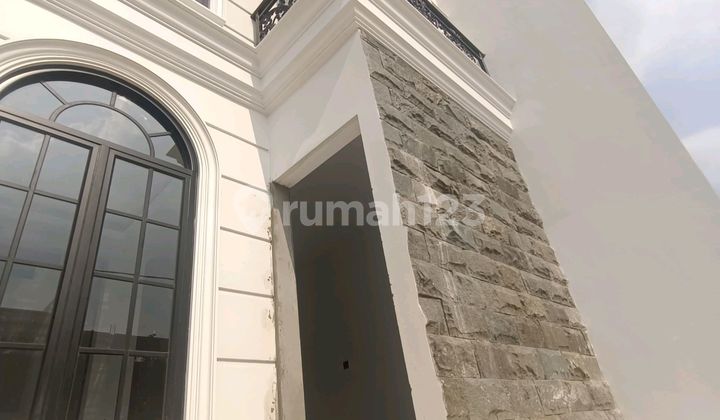 Rumah 21/2 Lantai + Rooftop/ Meizanine di Cibubur Harjamukti Dekat LRT Harjamukti