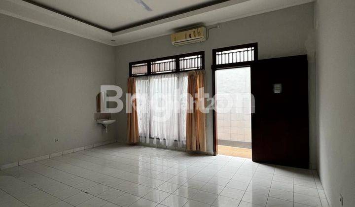 RUMAH HOOK SAMPING PINGGIR JALAN RAYA KEMANGGISAN , BISA BUAT TINGGAL DAN BISA BANGUN BEBERAPA RUMAH TINGGAL 1