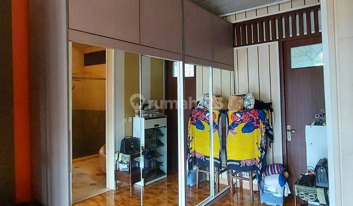 Rumah di Jalan Setiabudi SHM Gaya Semi Belanda 2