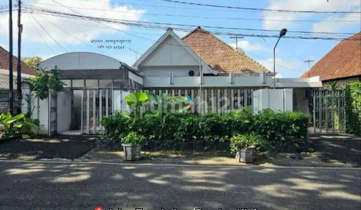 Rumah Klasik Tengah Kota di Jalan Tangkuban Perahu Klojen Kota Malang Rumah Klasik Tengah Kota di Jalan Tangkuban Perahu Klojen Kota Malang