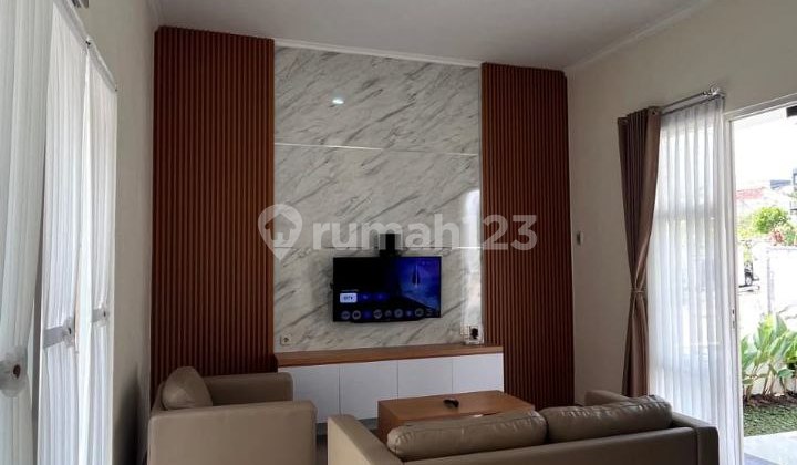 Beautiful Villa with Private Pool Fully Furnished in Mojowarno Junrejo, Batu City 2