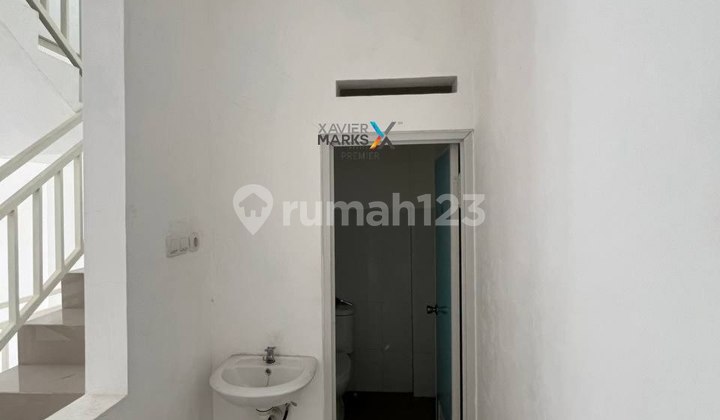 New Modern 2.5-Storey Shophouse in Tlogowaru, Kedungkandang, Malang 2