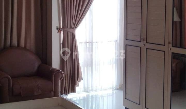 Rumah Modern Minimalis di Cluster Granada Pakuwon Indah, Surabaya Barat 2