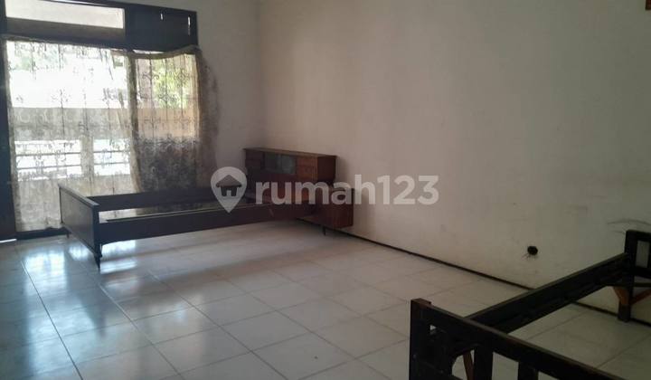 Rumah Sangat Nyaman Kondisi Baik di Ketintang Selatan Kota Surabaya 2