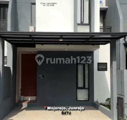 Villa Murah dengan Kolam Renang di Mojorejo, Junrejo Batu Malang