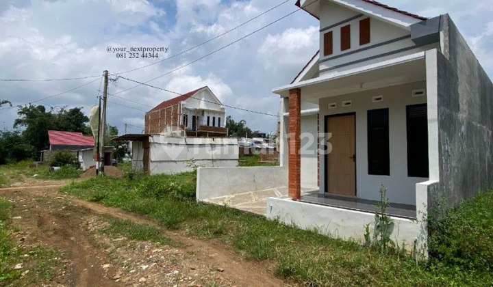 Rumah Modern Siap Huni di De Layla Residence Pakis Malang