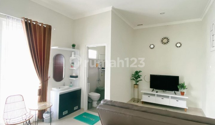 Villa House Hook Fully Furnished With Private Pool in Junrejo, Batu City 2