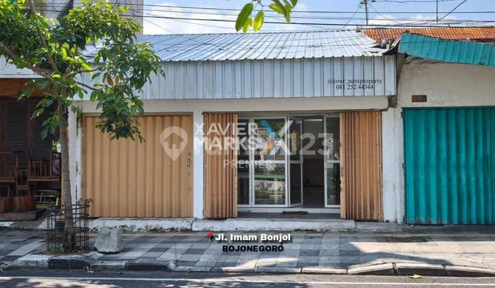 Strategic Shop House on Imam Bonjol Street, Bojonegoro Regency 1
