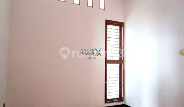 Well-Maintained Minimalist House in the Golf Area of Elite Araya Malang Housing 2