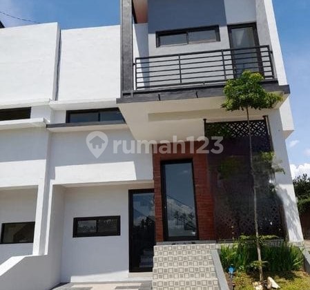 Rumah Desain Modern Siap Huni di Perumahan Merjosari Lowokwaru Malang 2