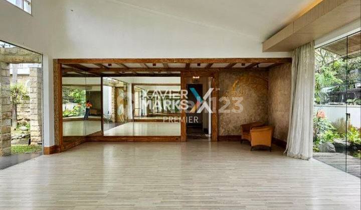 American Style House + Private Pool in Pondok Blimbing Indah Malang 2