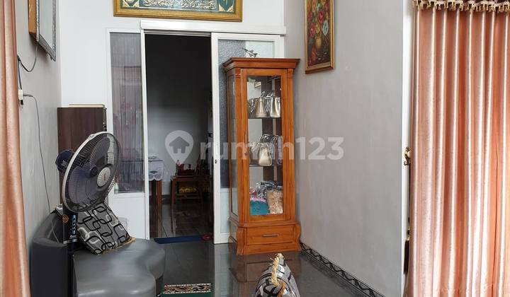 Furnished House In De Daun Residence Housing, Junrejo, Batu City