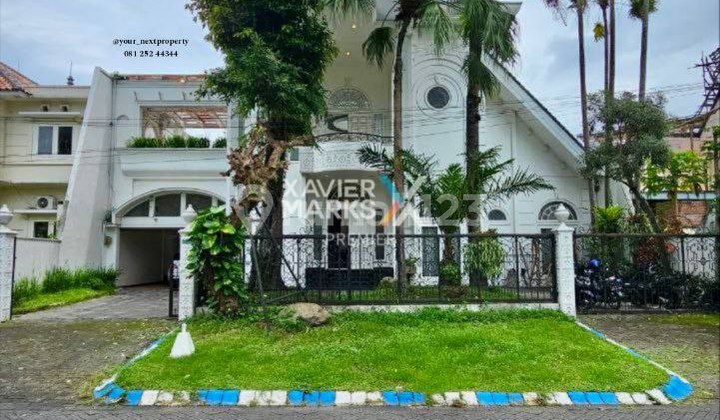 Rumah American Style+Private Pool di Pondok Blimbing Indah Malang