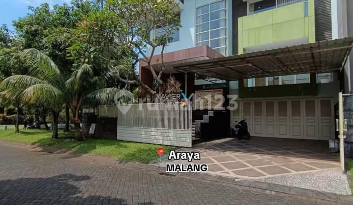 Rumah Hook Split Level di Perumahan Araya Blimbing Kota Malang 1