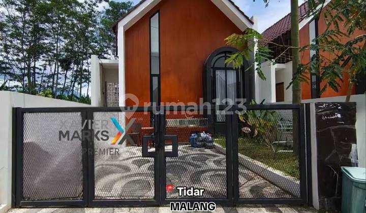 Rumah Minimalis Gaya Modern Lokasi Tidar, Malang Rumah Minimalis Gaya Modern Lokasi Tidar, Malang