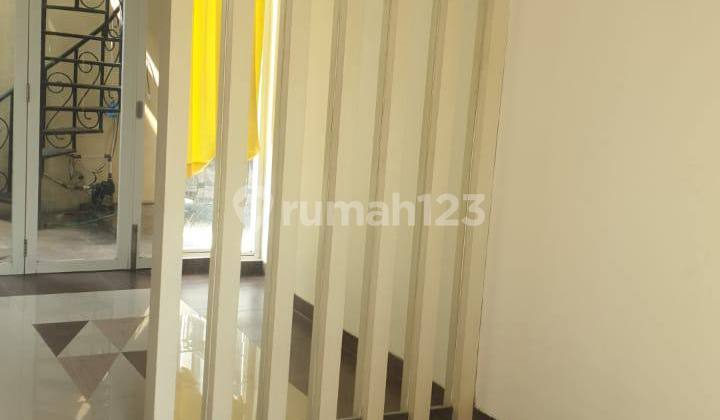 House in a Strategic Location, City Center of Kediri, East Java 2