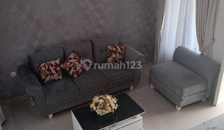 DI  RUMAH EXCLUSIVE Di CEMPAKA PUTIH 25 Rumah 1