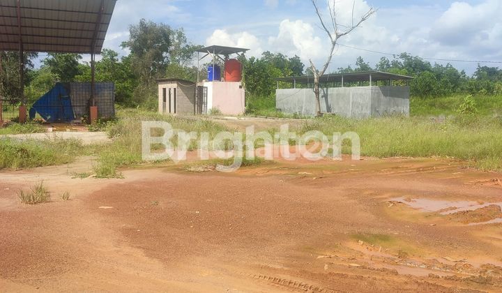 Tanah keras  Pinggir jalan di Banyuasin