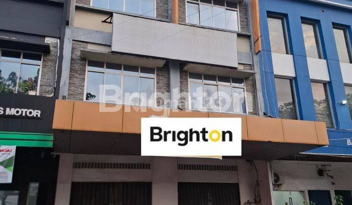 2 PINTU LOKASI STRATEGIS PUSAT BISNIS 1