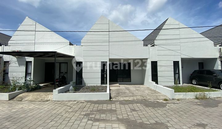 Modern Affordable Housing in Umbulmartani - Comfortable, Safe, and Strategic