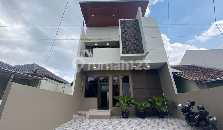 Rumah Mewah 2 Lantai di Condongcatur Sleman Dekat Kampus Ugm