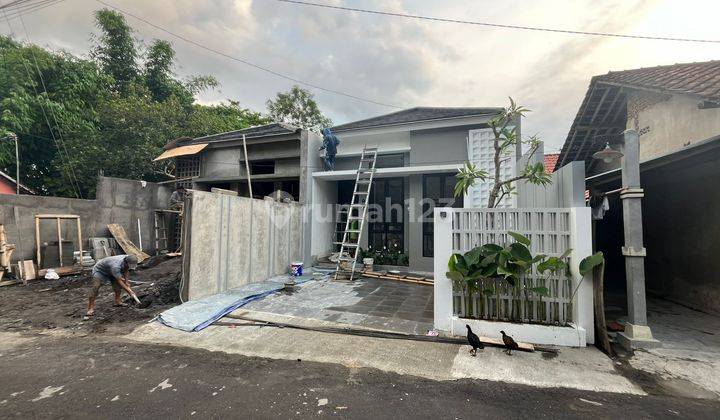 Rumah Baru Desain Cantik 3 Kamar di Jl Sidomoyo Godean 1